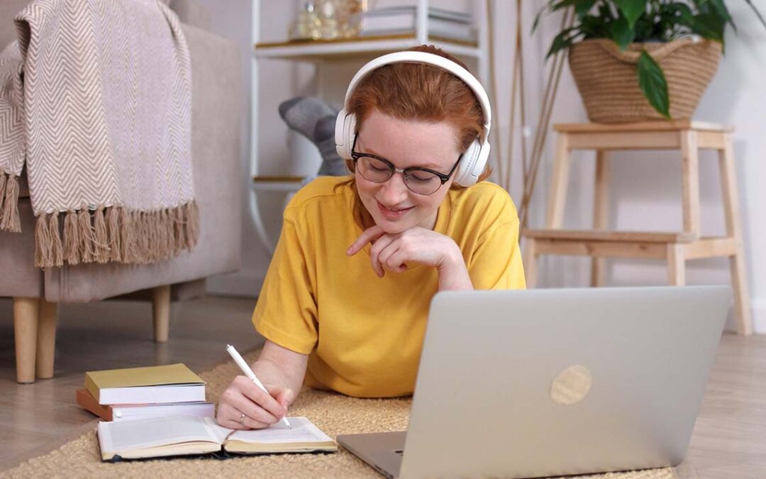 A student with dysgraphia getting help from online tutoring.